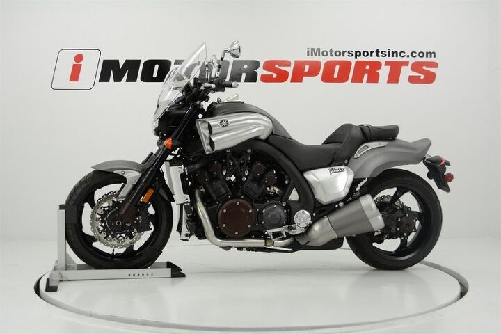 only 867 miles windshield 0 60 2 5 seconds 2014 yamaha vmaxall