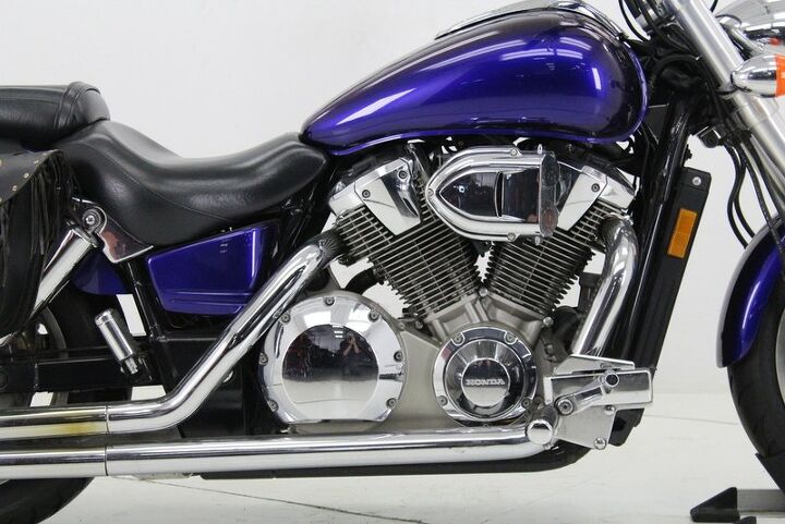 only 8109 miles upgraded exhaust upgraded intake leather saddle