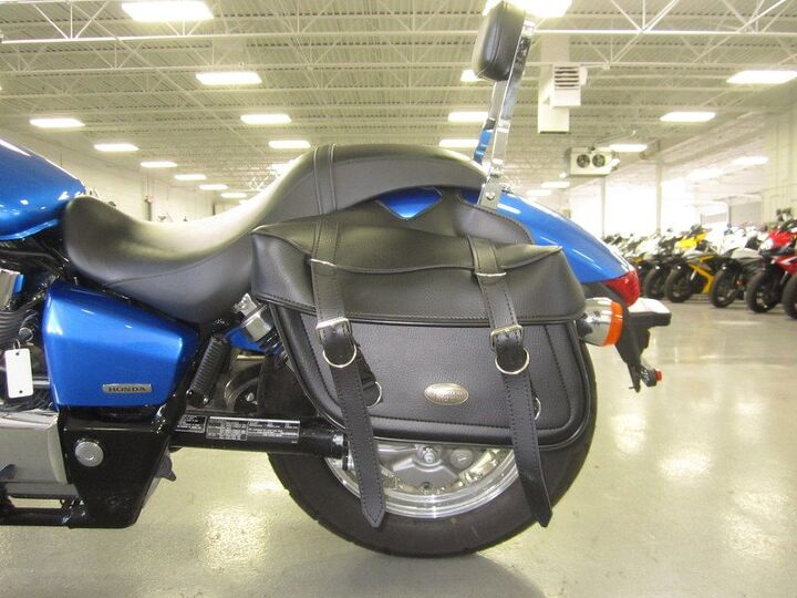 only 124 miles windshield saddle bags passenger backrest 2013