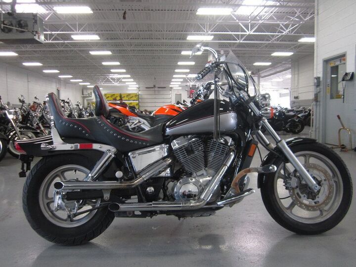upgraded pipes upgraded seat w backrest highway pegs windshield with