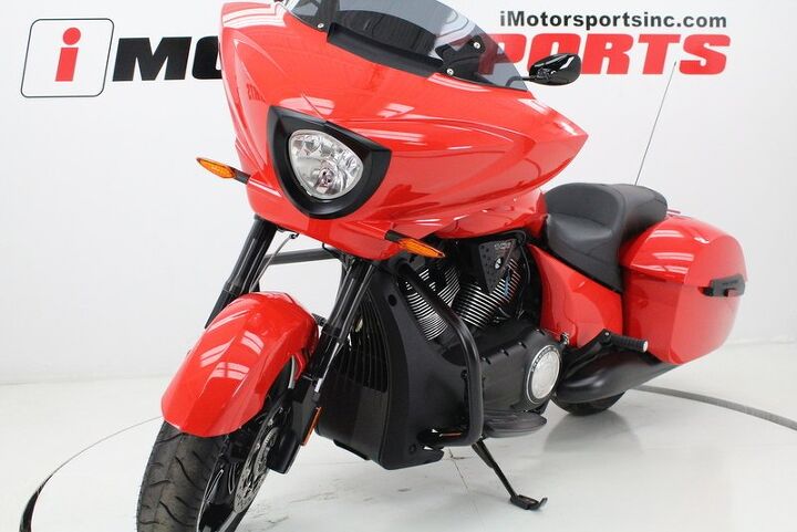 only 25 miles 106 cubic inch motor abs braking system engine guard yes 25