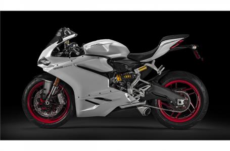 photo s are incorrect this bike is red in color engine type superquadro