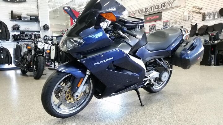 great looking italian sport touring bike great deal with low mileage for its