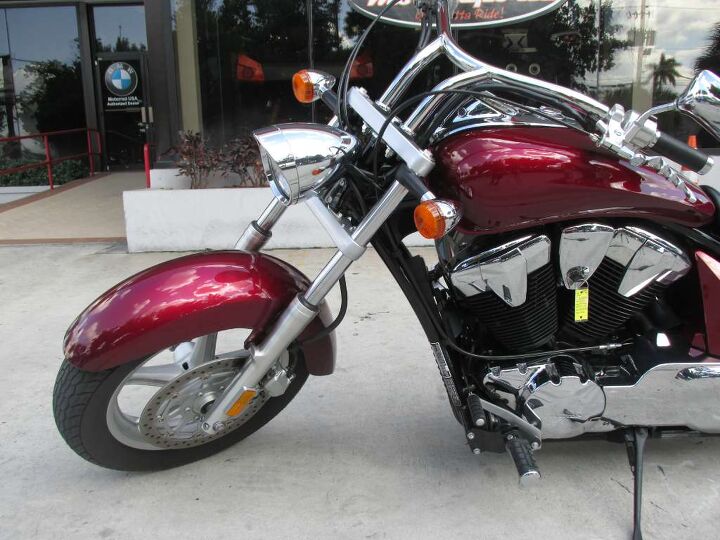 blacked out motor and fat front tire comes with passenger shorty backrest