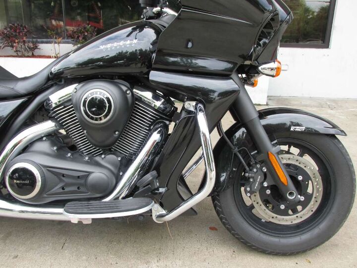 low miles on this spotless vaquero 1700cc monster w 6 speed transmission