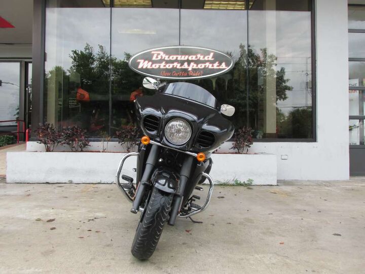 low miles on this spotless vaquero 1700cc monster w 6 speed transmission