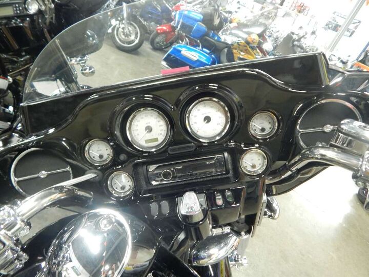 chrome wheels front end controls hd drop bags painted inner fairing much