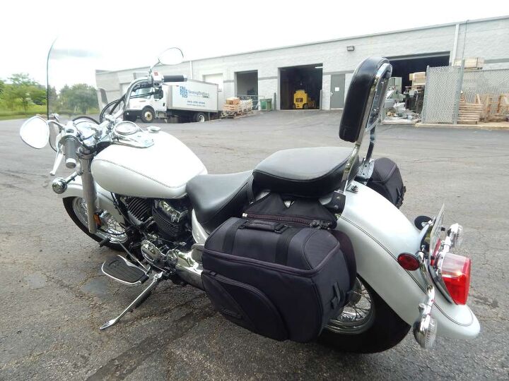 only 844 miles 1 owner shield backrest bags clean super low