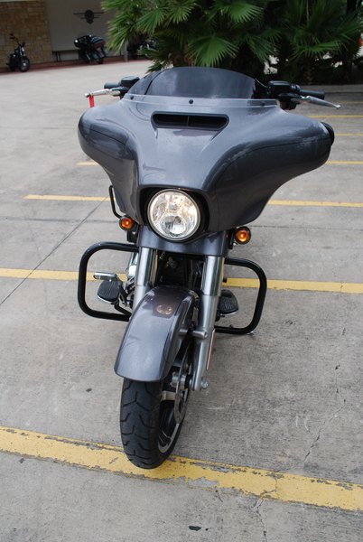info2014 harley davidson street glide specialwhen it comes to stripped down