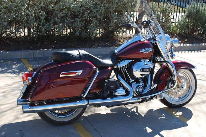 info2014 harley davidson road kingtimeless cruiser styling combined with all