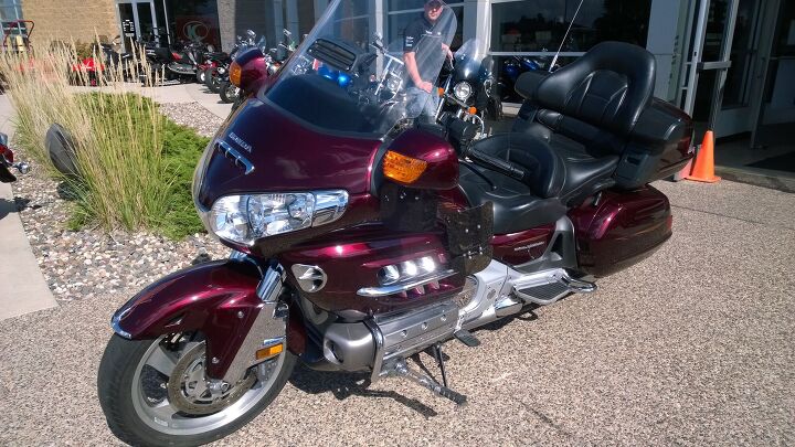 great value for the true rider this goldwing is ready for miles