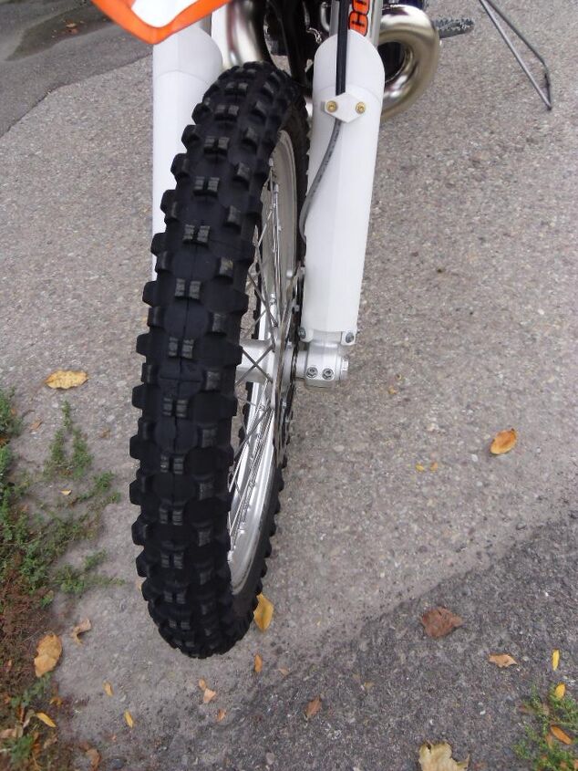 includes factory connection forks and rear shock enduro engineering gel seat