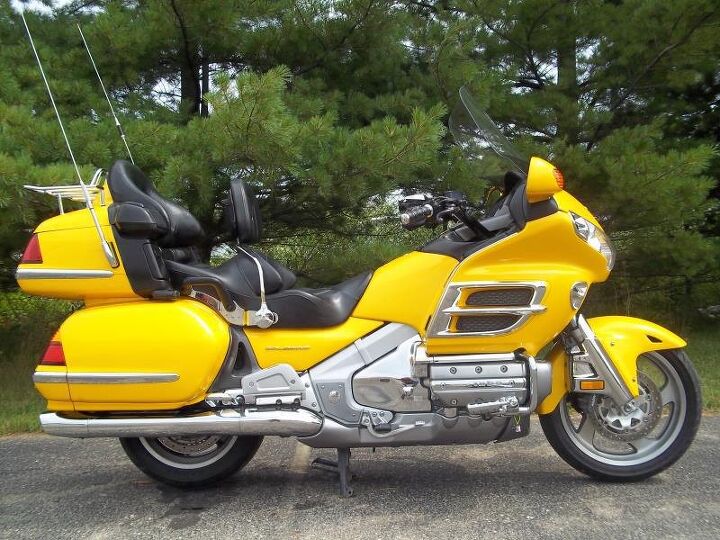clean great running honda goldwing that was just freshly safety inspected along