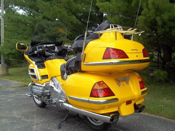 clean great running honda goldwing that was just freshly safety inspected along