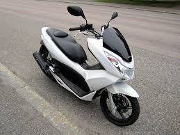 super clean used scooter with only 1240 miles on it these honda pcx125 s are