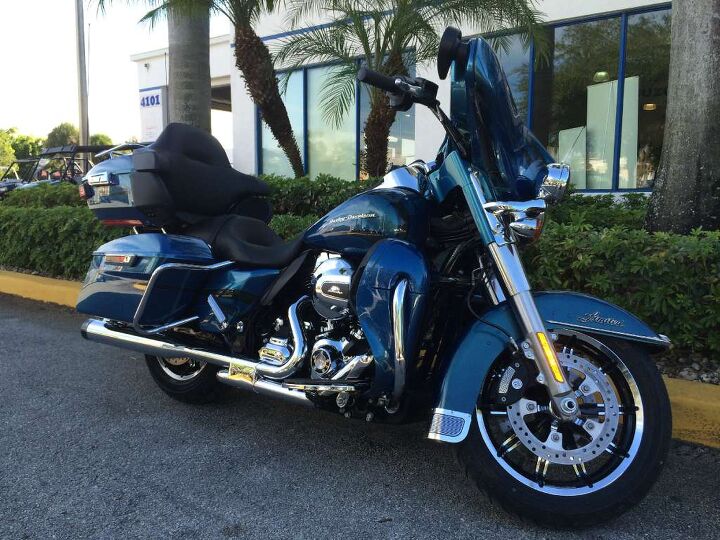 call pj 954 449 8259 only 110 miles on this beauty like