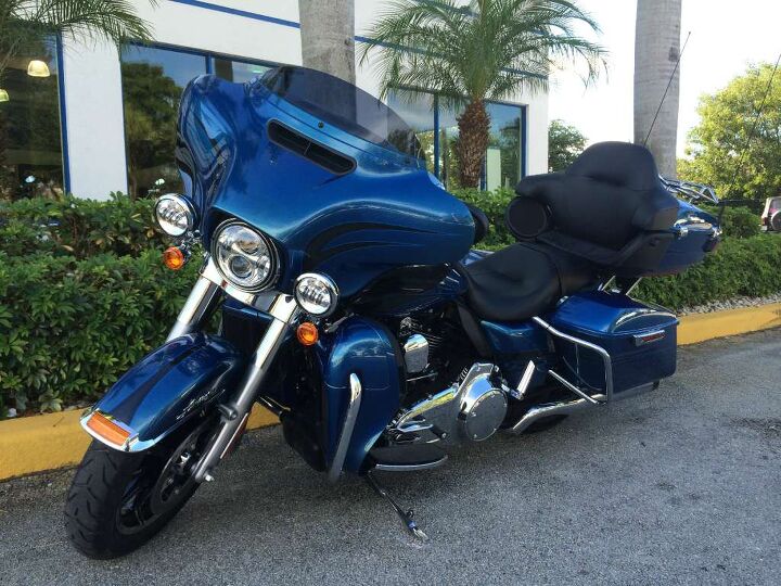 call pj 954 449 8259 only 110 miles on this beauty like