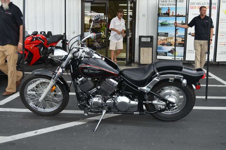 get out on the road today with this sweet yamaha short and