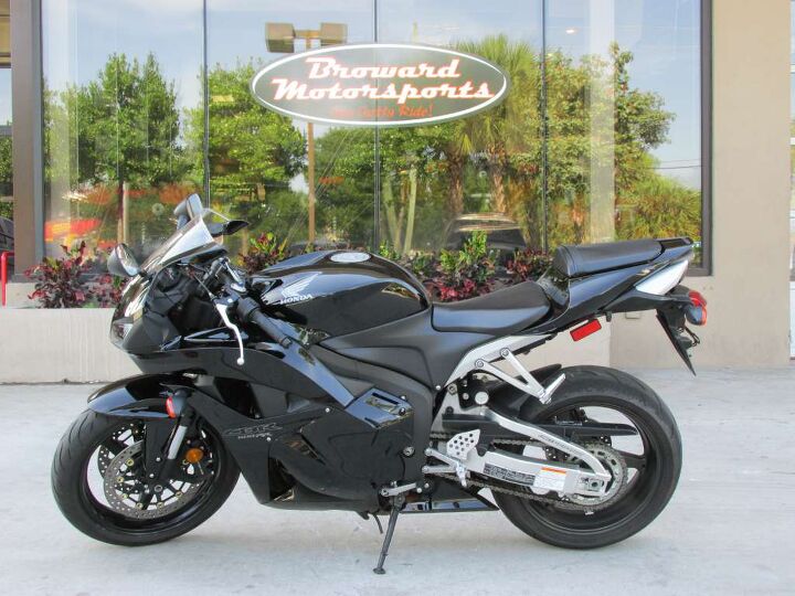 beautiful all black cbr come see it for yourself cash