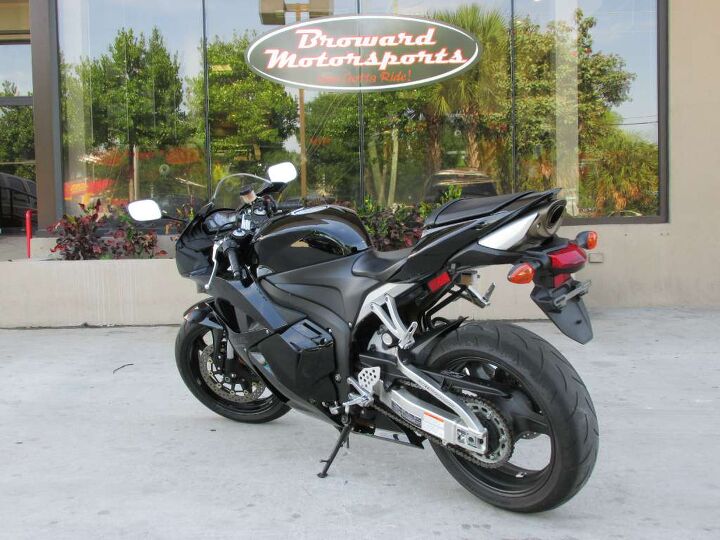 beautiful all black cbr come see it for yourself cash