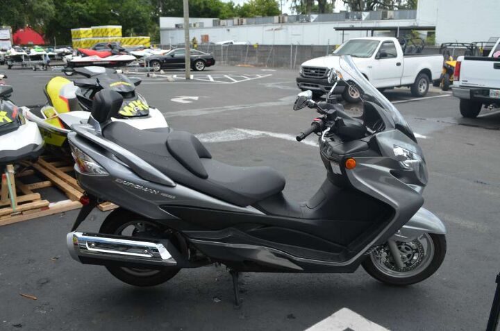 hit the town today on this burgman the burgman 400 offers a