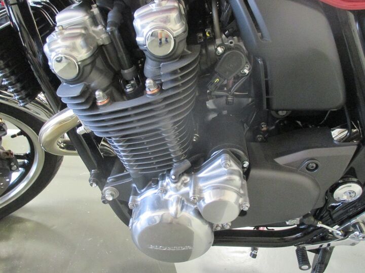 2013 honda cb1100mixing naked and classic honda style with thoroughly