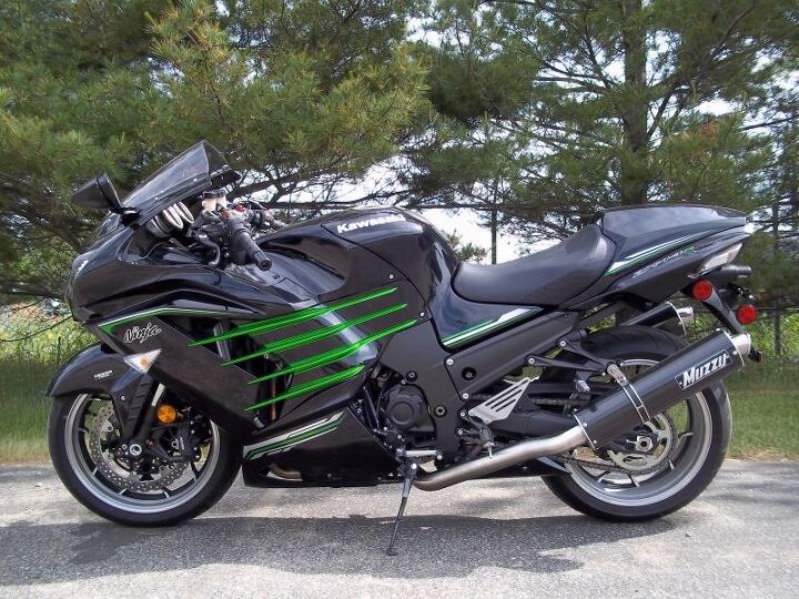 like new kawasaki zx 14r abs that was freshly traded in and safety inspected this