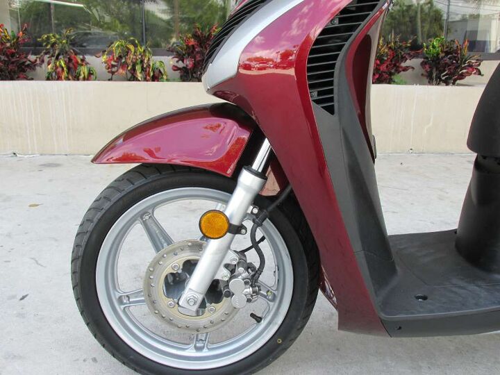 this scooter is in mint shape made in italy big wheels big brakes euro