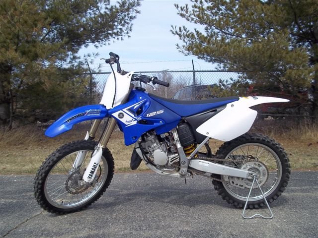 clean one owner yamaha yz125 2 stroke that has been ridden very little this bike
