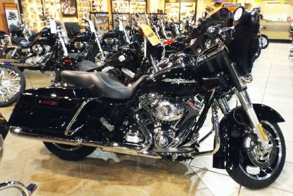 stand out in a crowd the 2012 harley davidson street glide flhx is equipped