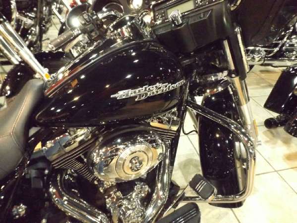 stand out in a crowd the 2012 harley davidson street glide flhx is equipped