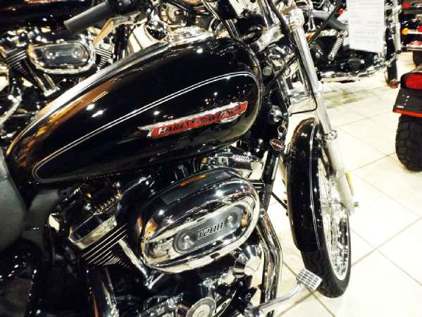like new an easy ride loaded with chrome custom style and the power of a