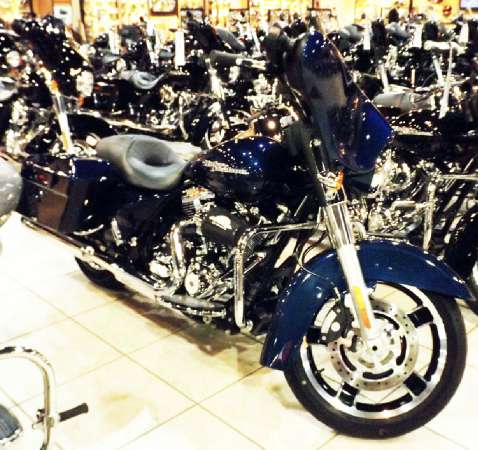 like new the 2012 harley davidson street glide flhx is equipped with an iconic