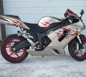 silver red zx6 call for details ready to sell