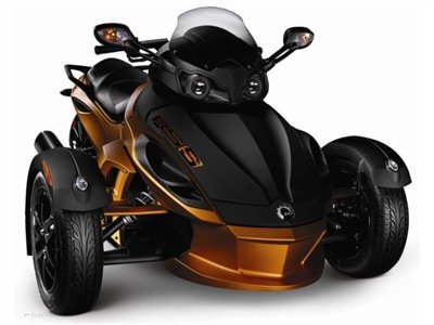 the spyder rs s package offers all the standard spyder rs features plus