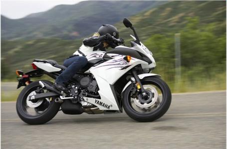 get the best of both performs like a sportbike sits like a standard wow