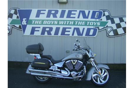 2007 victory kingpin tour with 12357 miles this bike has victory slip on pipes