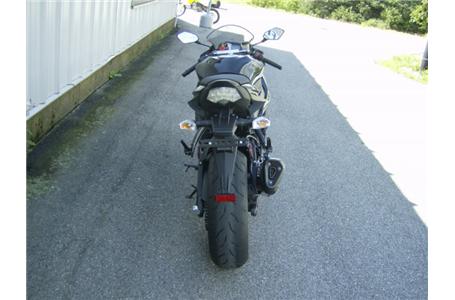2009 ninja 600 monster energy edt this bike has 1109 miles and it is mint never