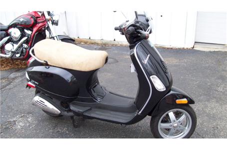 excellent scooter like new with windshield