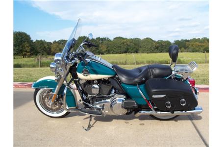 rolling nostalgia you can ride over the horizon the road king classic