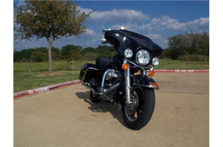 equipped with key touring features the electra glide standard is a non nonsense