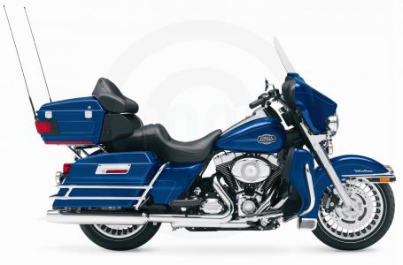 with a new and improved frame in 2009 the electraglide ultra classic handles and
