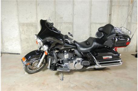 with a new and improved frame in 2009 the electraglide ultra classic handles and