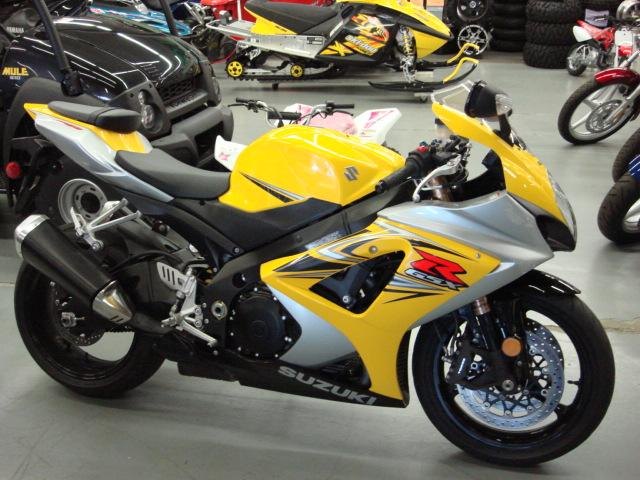 2007 suzuki gsxr 1000 only 7200 miles mint condition only 6500 obo call