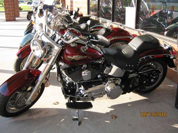2009 flstf softail fatboythe fat boy model is a classic from the