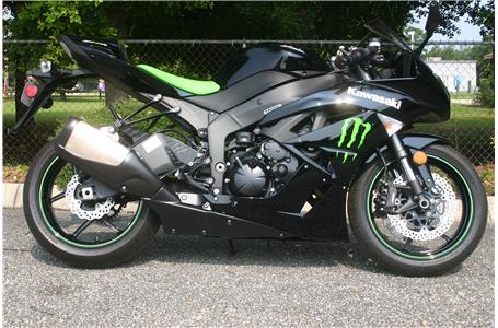 that s right your eyes aren t fooling you this 2009 zx 6r monter energy