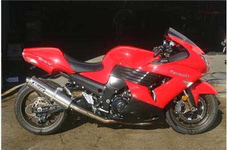 this bike is in perfect shape it has a muzzy exhaust 8 swingarm extentions and