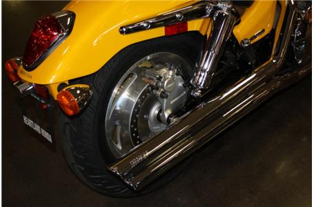 this bike is the last yellow vtx1300c it is equipped with custom pipes and