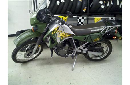 this klr has a 2 inch lowering kit windshield and a trip computer great bike at