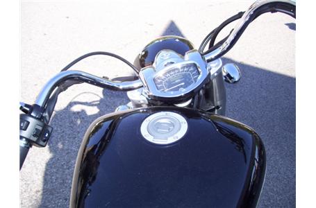 like new 2007 yamaha v star 1300 and has only 1039 miles and has been fully